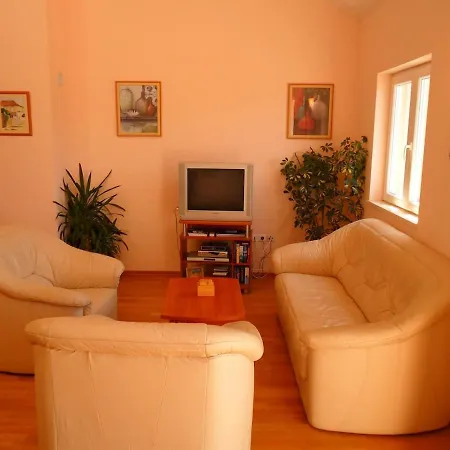 Robbie Near Lapad * 杜布罗夫尼克