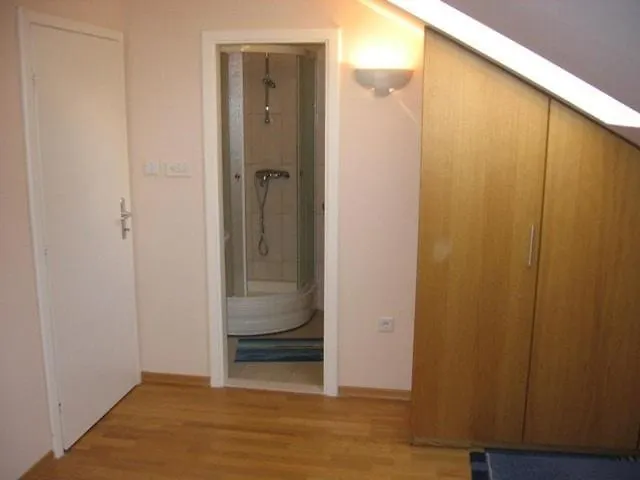 Apartment Robbie Near Lapad *