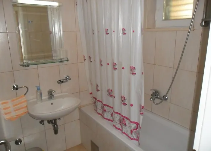 Robbie Near Lapad * 杜布罗夫尼克